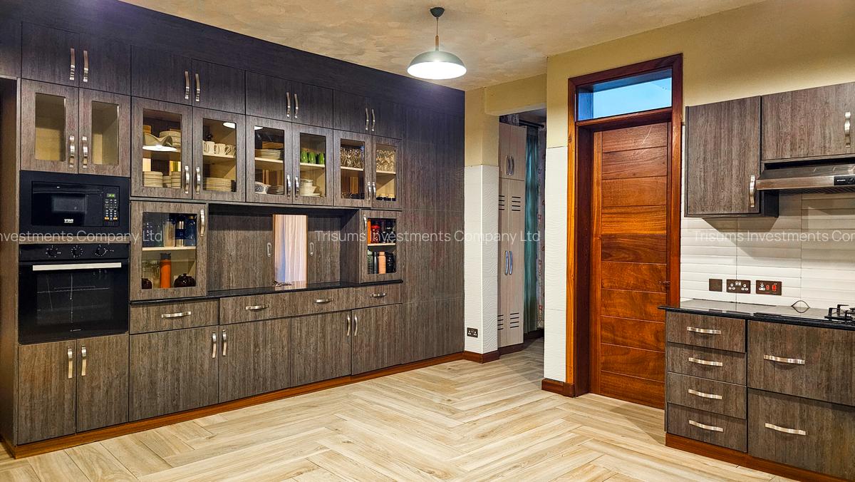 4 Bed House with En Suite in Runda - 10