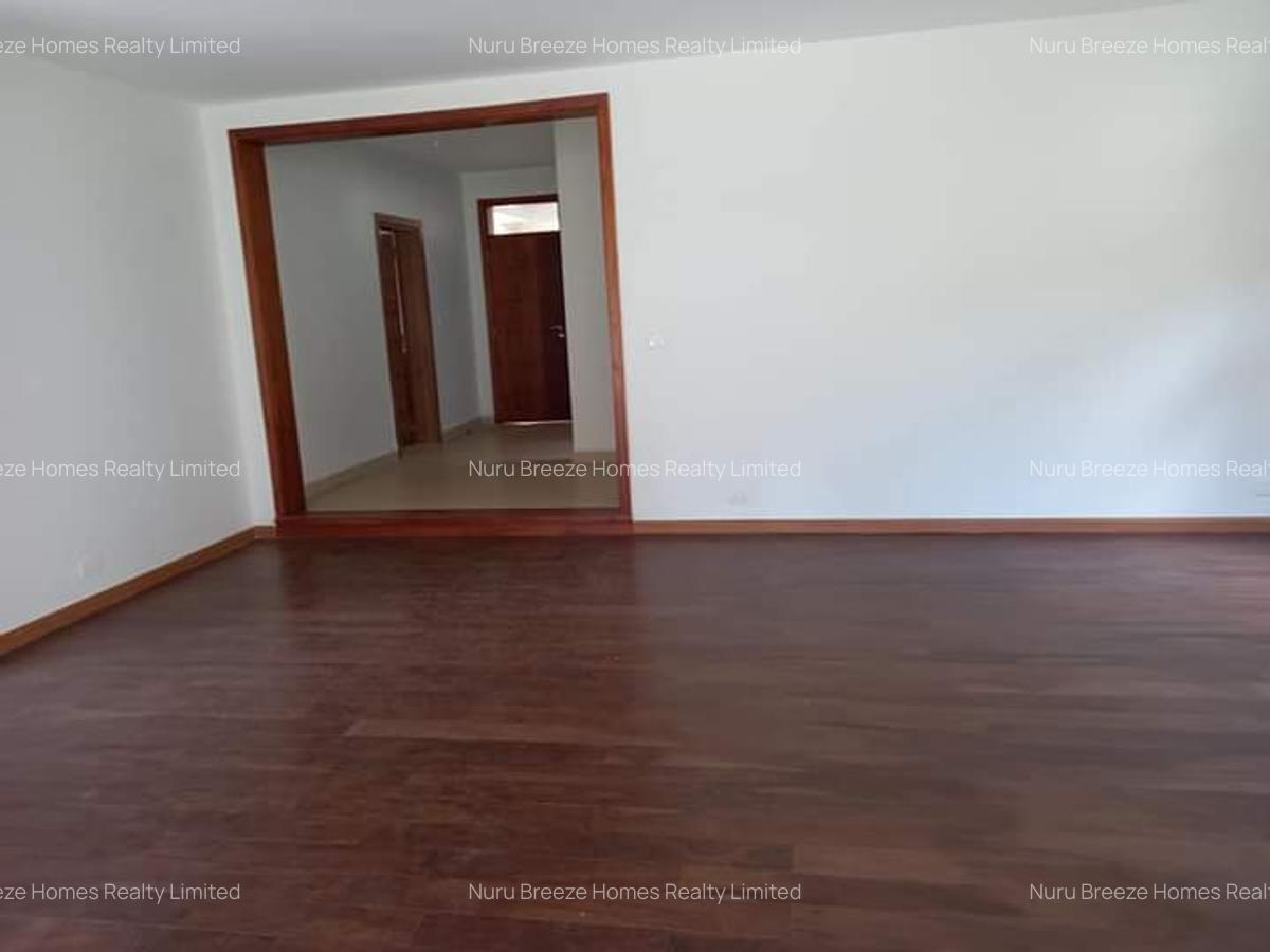 5 Bed Townhouse with En Suite in Lavington - 18