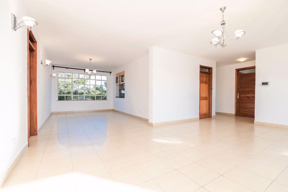 3 Bed Apartment with En Suite in Lavington - 5