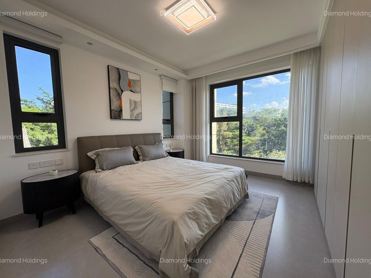3 Bed Apartment with En Suite in Brookside - 2