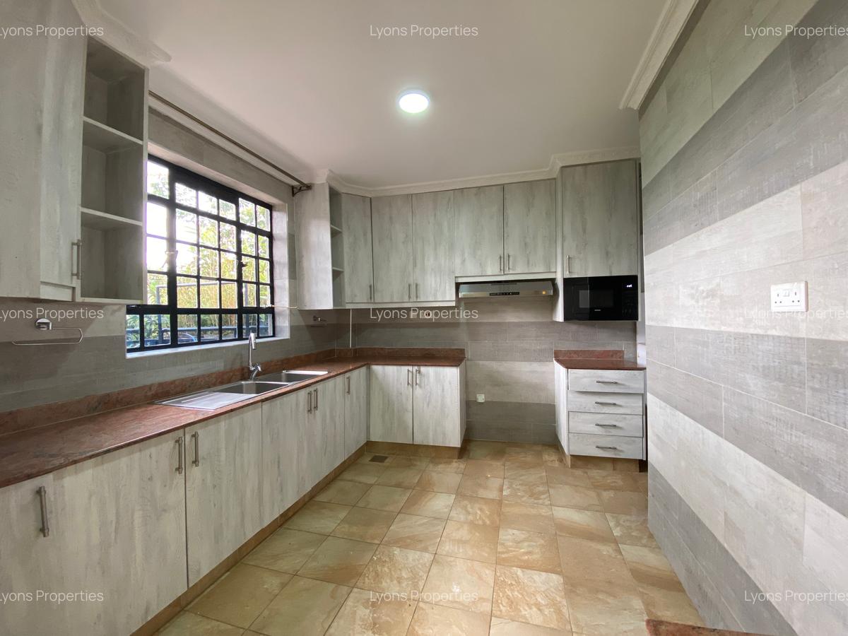 4 Bed Villa with En Suite at Near Maasai Mall - 14