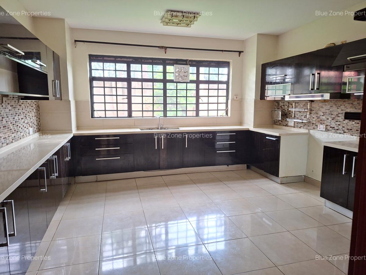 4 Bed Townhouse with En Suite at Off Kiambu Rd Close To Sabis School - 11