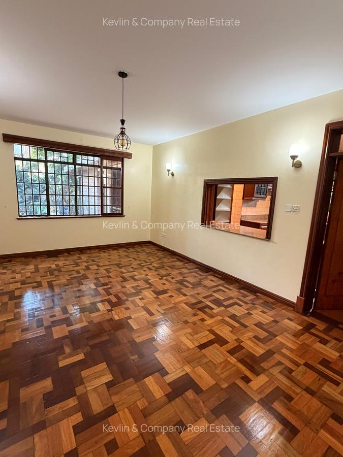 5 Bed Villa with En Suite in Nyari - 10