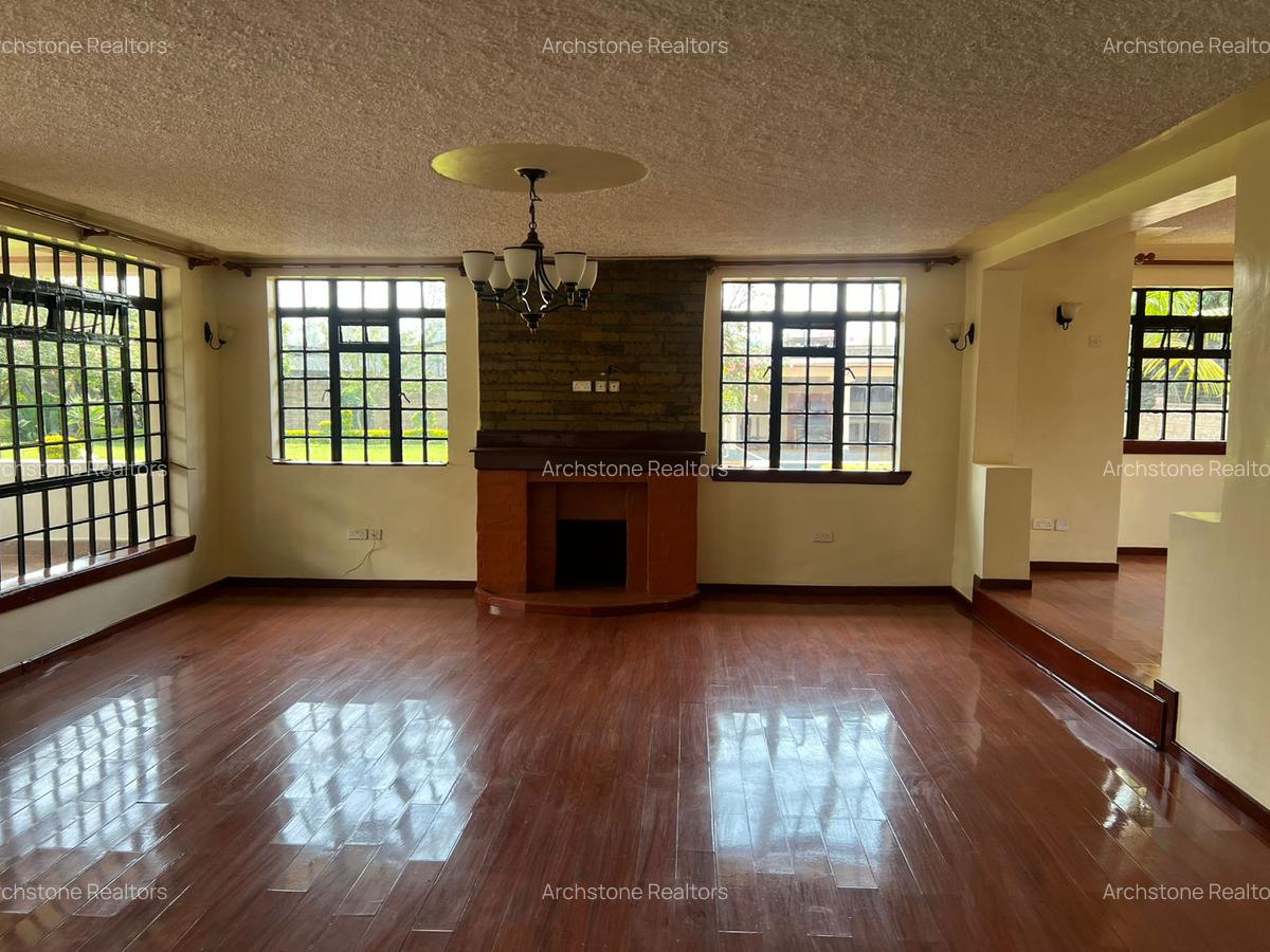 5 Bed House with En Suite in Runda - 16