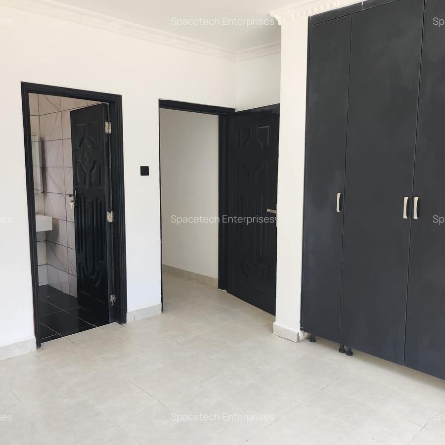 3 Bed House with En Suite in Runda - 5