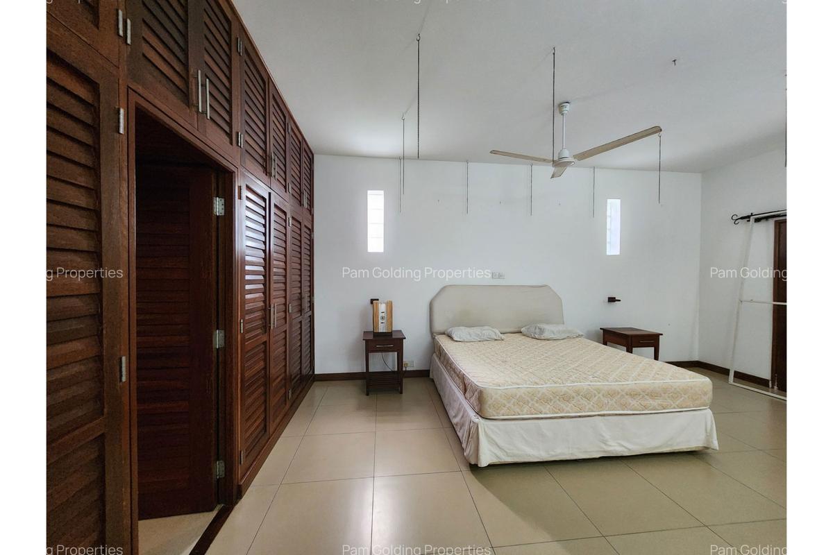 Furnished 3 Bed Apartment with En Suite at Cement Road - 11