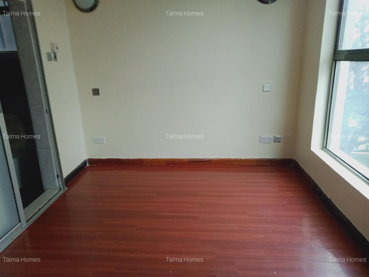3 Bed Apartment with En Suite at Valley Arcade Area - 20