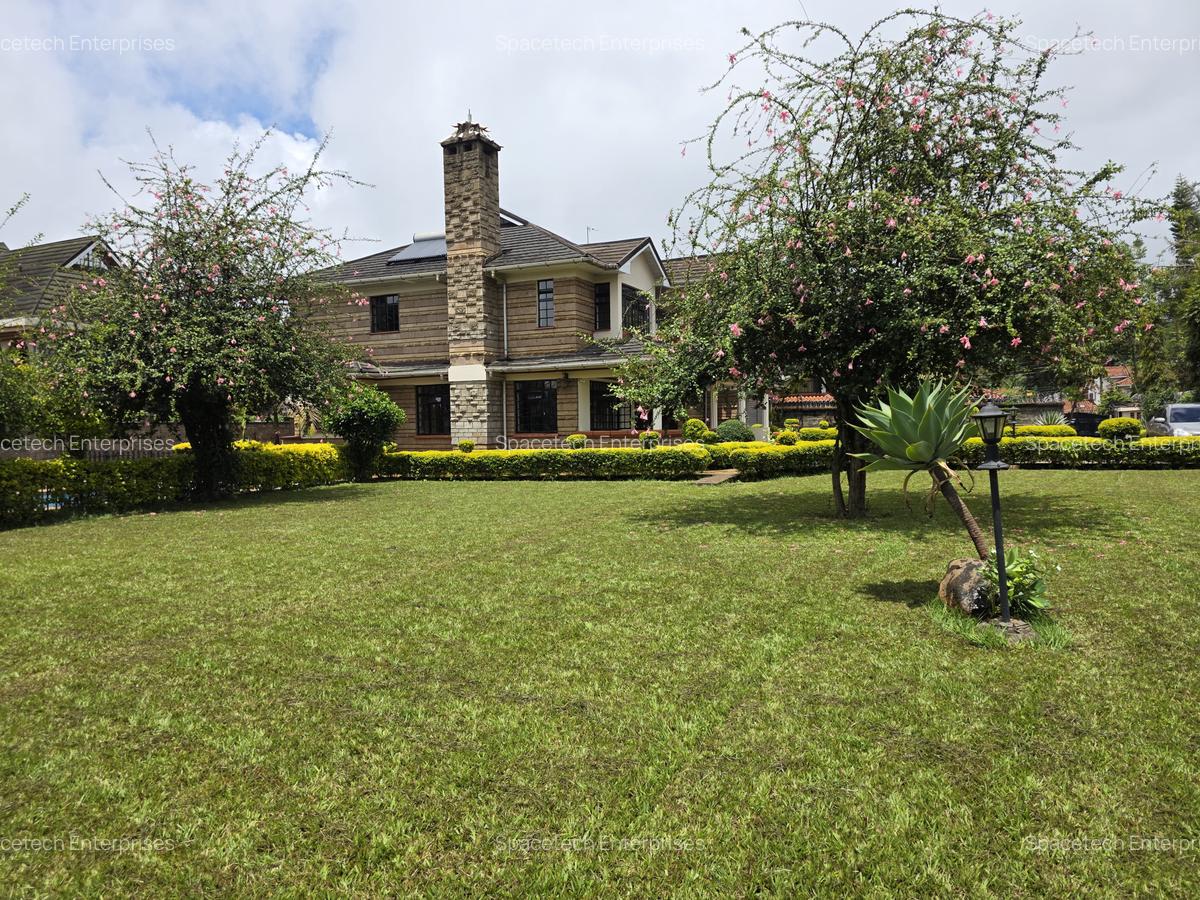 6 Bed House with En Suite in Runda - 3