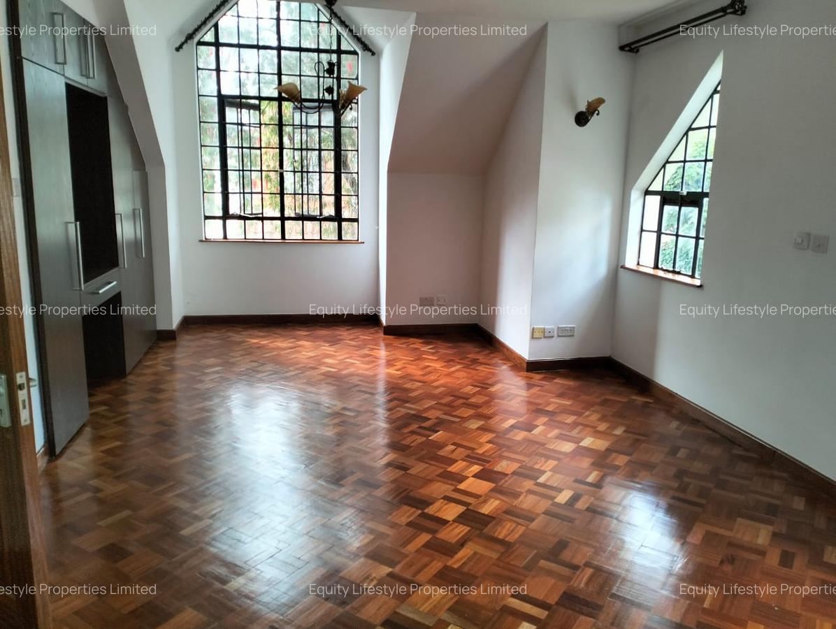 4 Bed Townhouse with En Suite in Lavington - 10