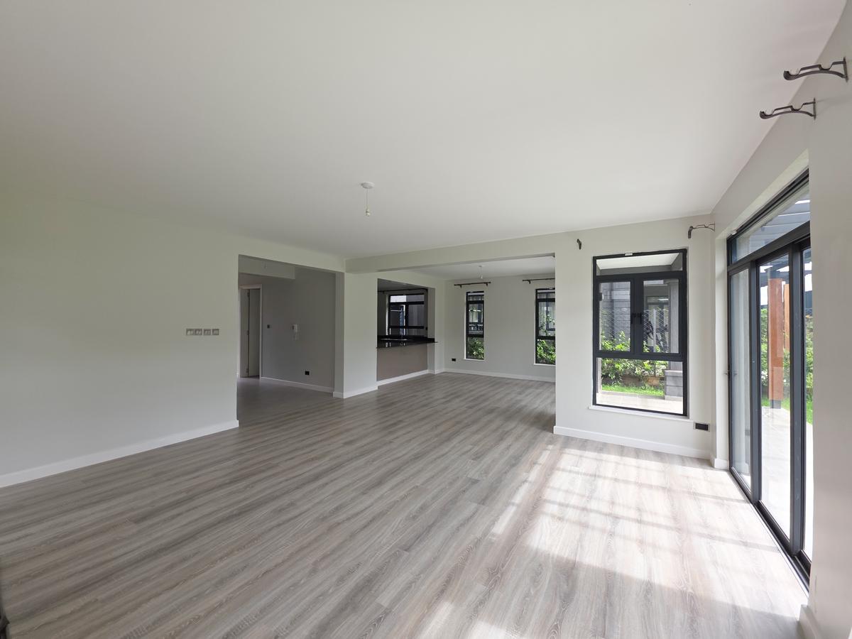 4 Bed Townhouse with Swimming Pool in Runda - 11
