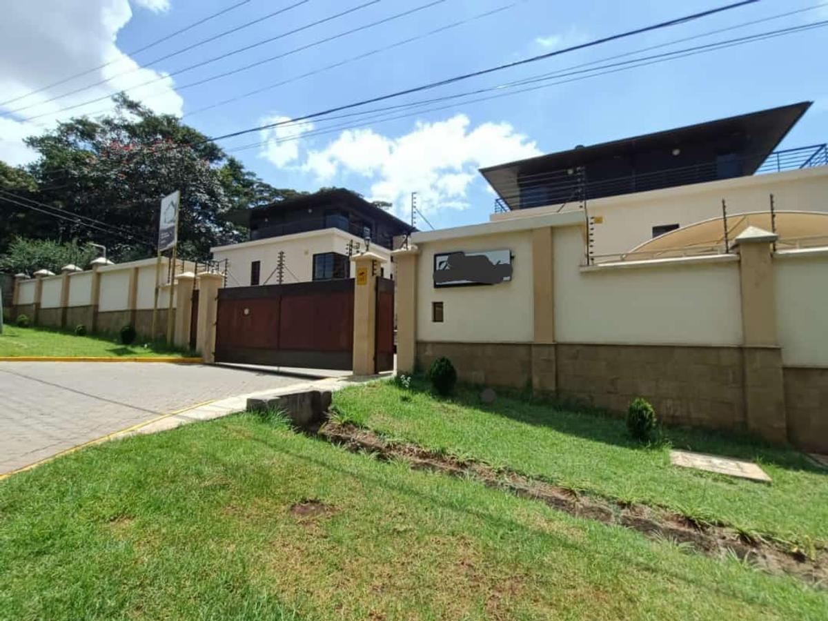 4 Bed Townhouse with En Suite at Othaya Road - 3