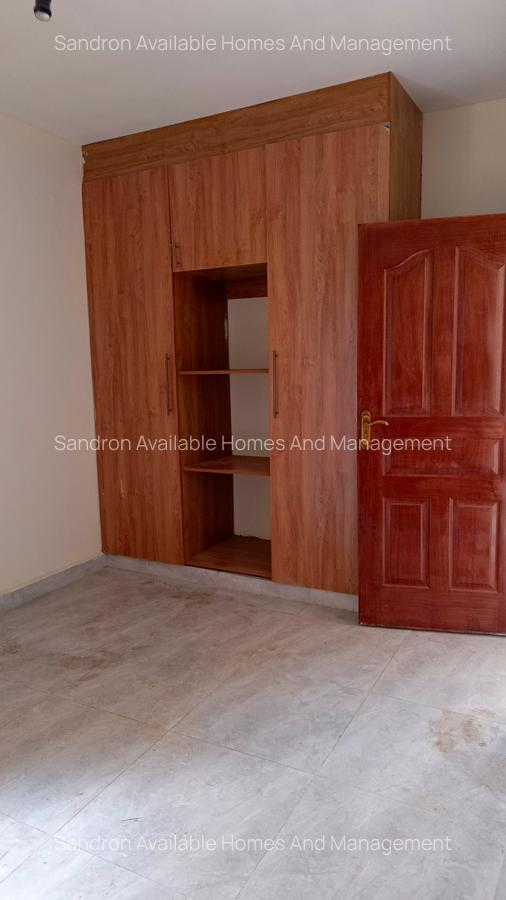 1 Bed House with En Suite in Lavington - 3
