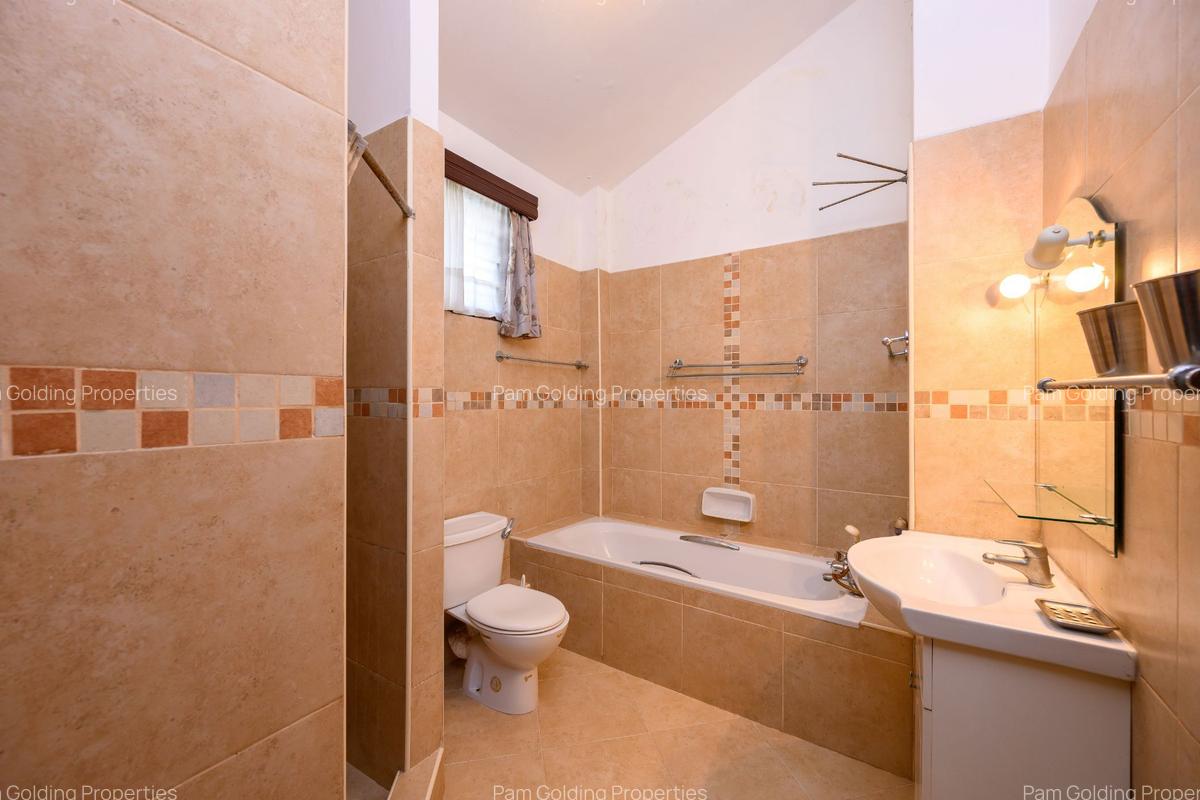 5 Bed Townhouse at Beach Road - 15