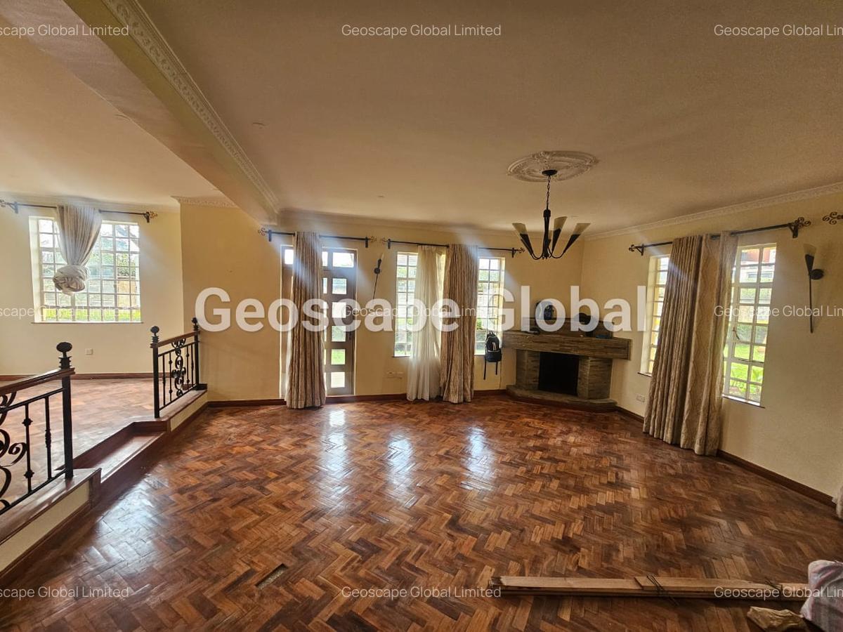 5 Bed House with En Suite in Runda - 11