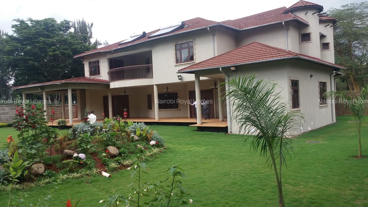5 Bed House with En Suite at Flem Tree - 3