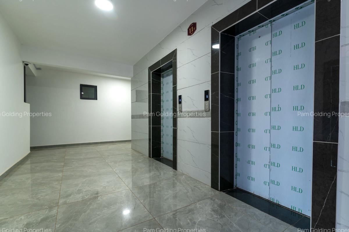 Furnished 3 Bed Apartment with En Suite in Riverside - 19