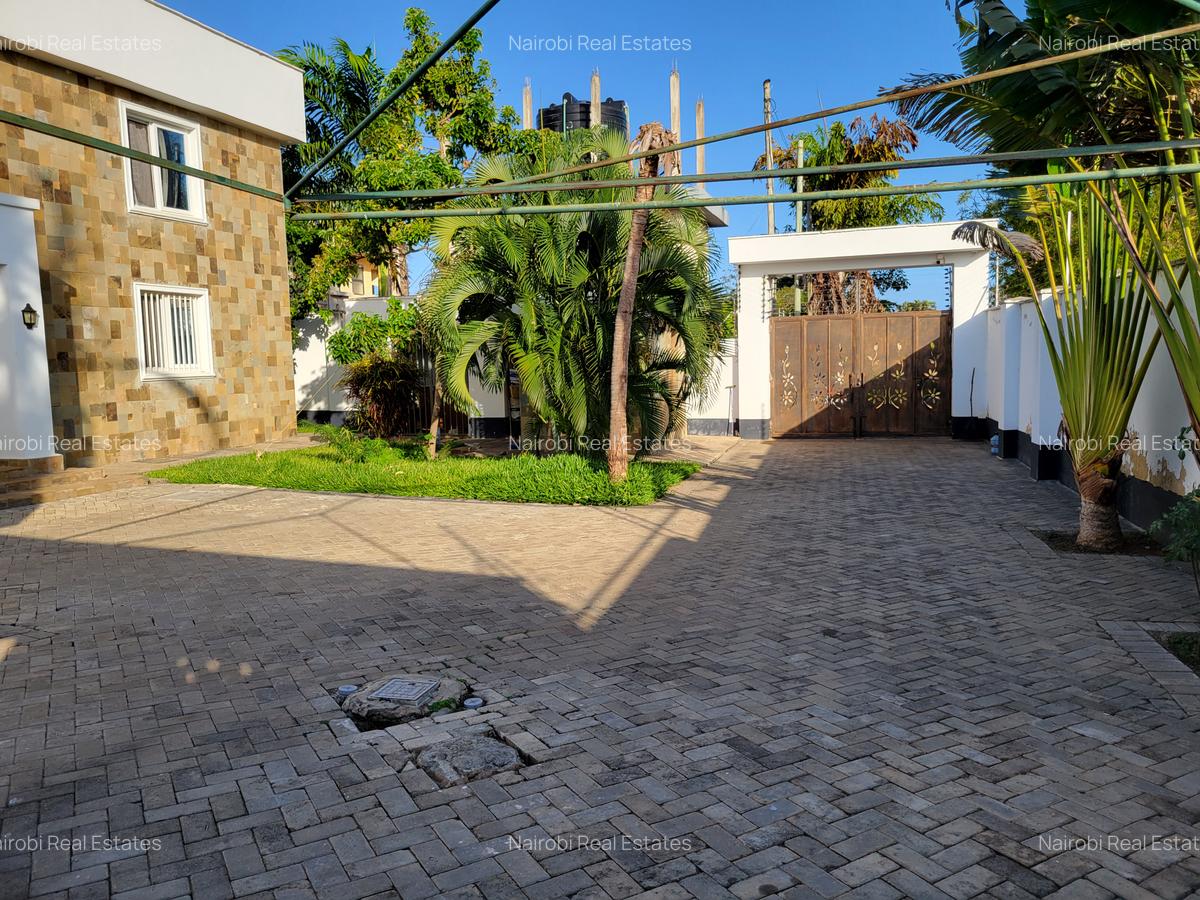 3 Bed House with En Suite in Diani - 4