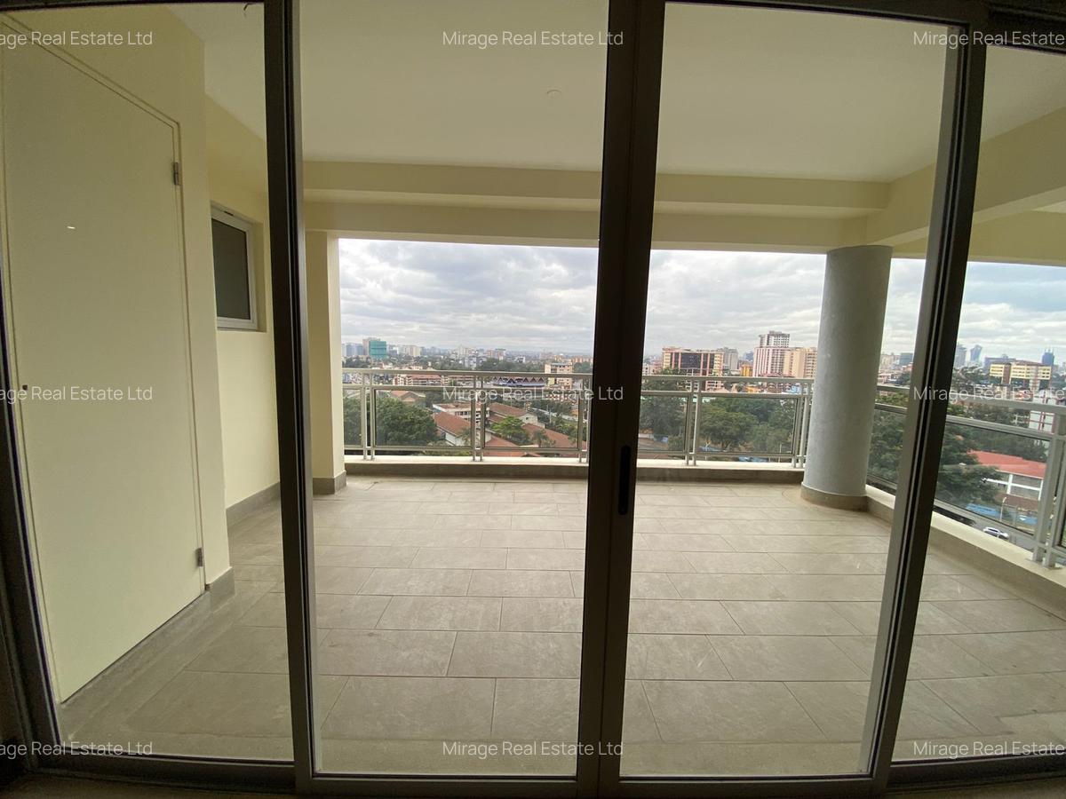 3 Bed Apartment with En Suite in Parklands - 6