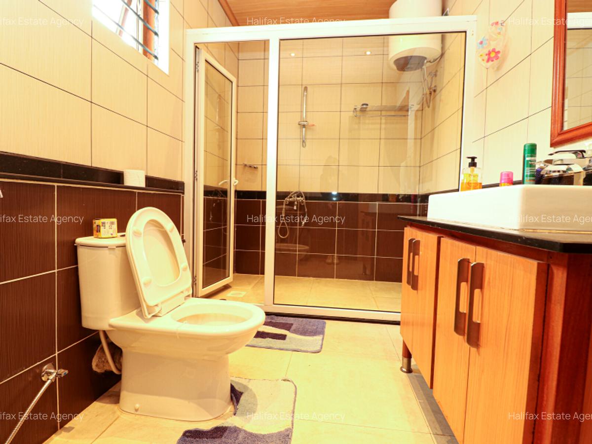 5 Bed Townhouse with En Suite in Spring Valley - 2