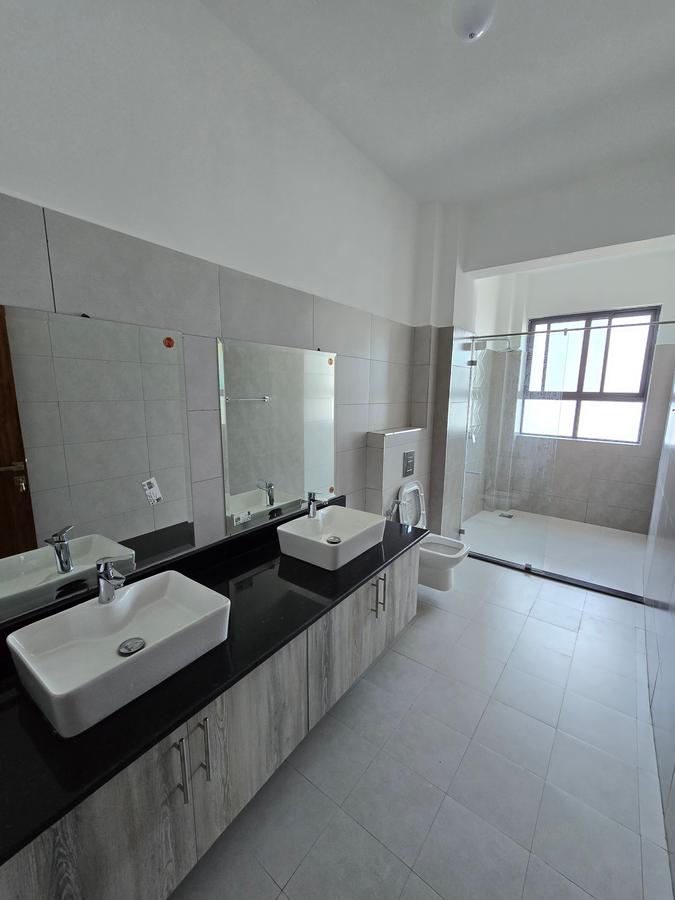 3 Bed Apartment with En Suite in Nyali Area - 13