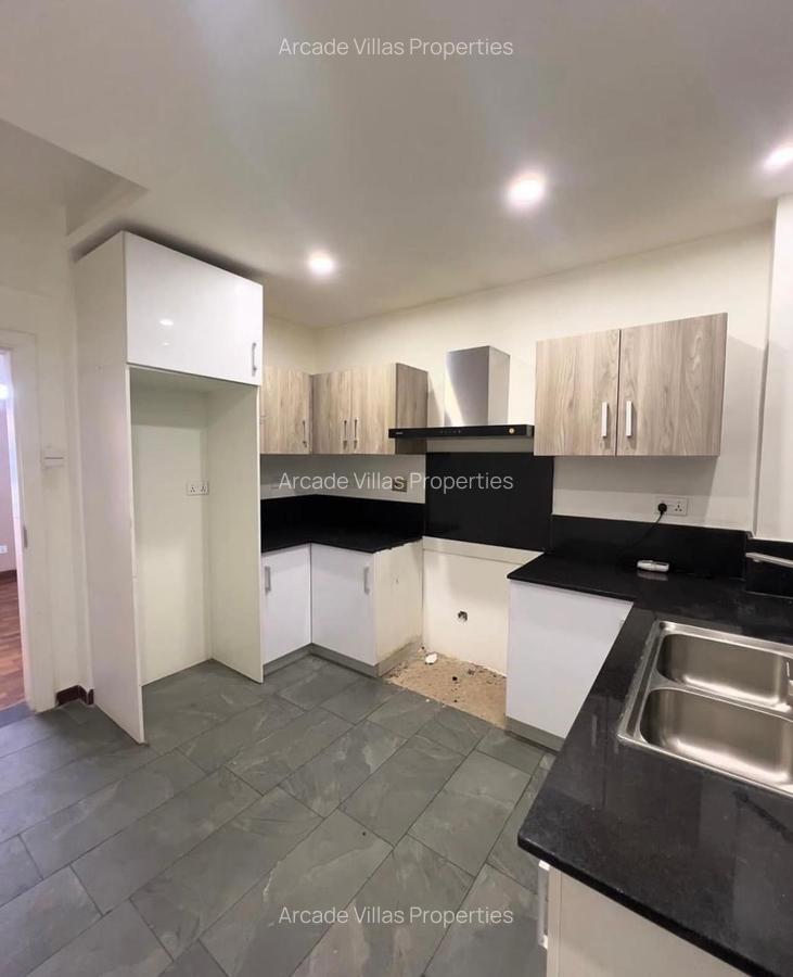 3 Bed Apartment with En Suite in Kileleshwa - 4