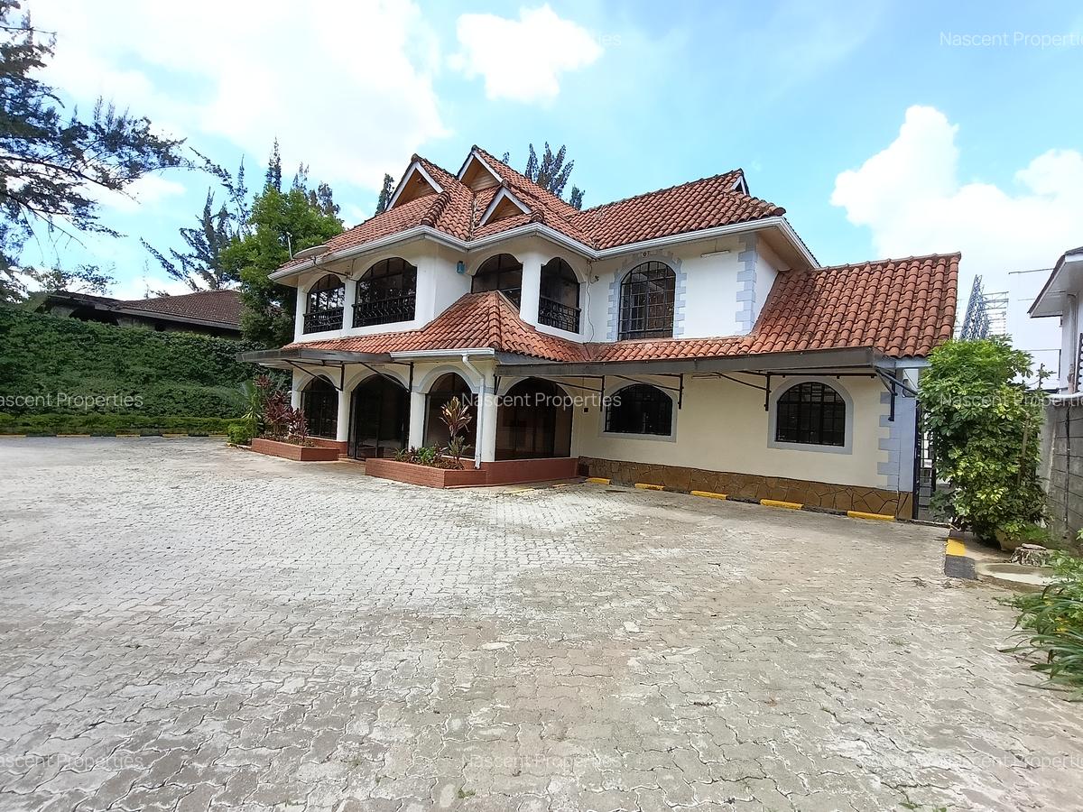 4 Bed House with En Suite in Ridgeways - 20