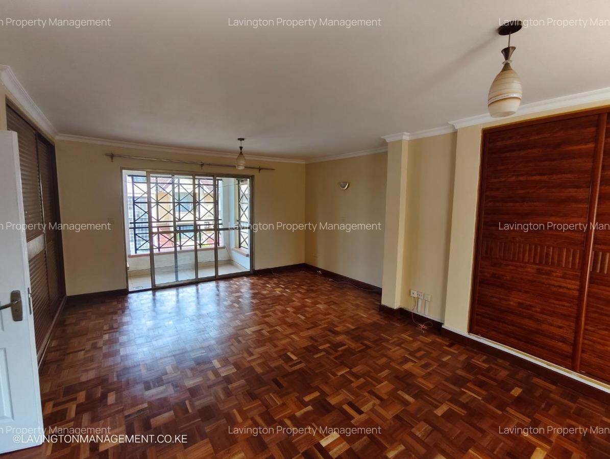 5 Bed Townhouse with En Suite at Lavington Green - 7