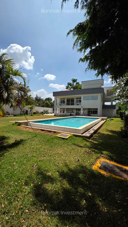 4 Bed House with En Suite at Old Runda - 2