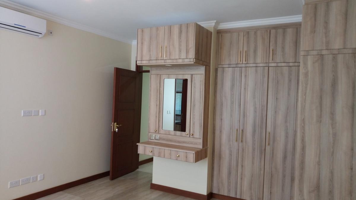 3 Bed Apartment with En Suite at Parklands Estate - 7