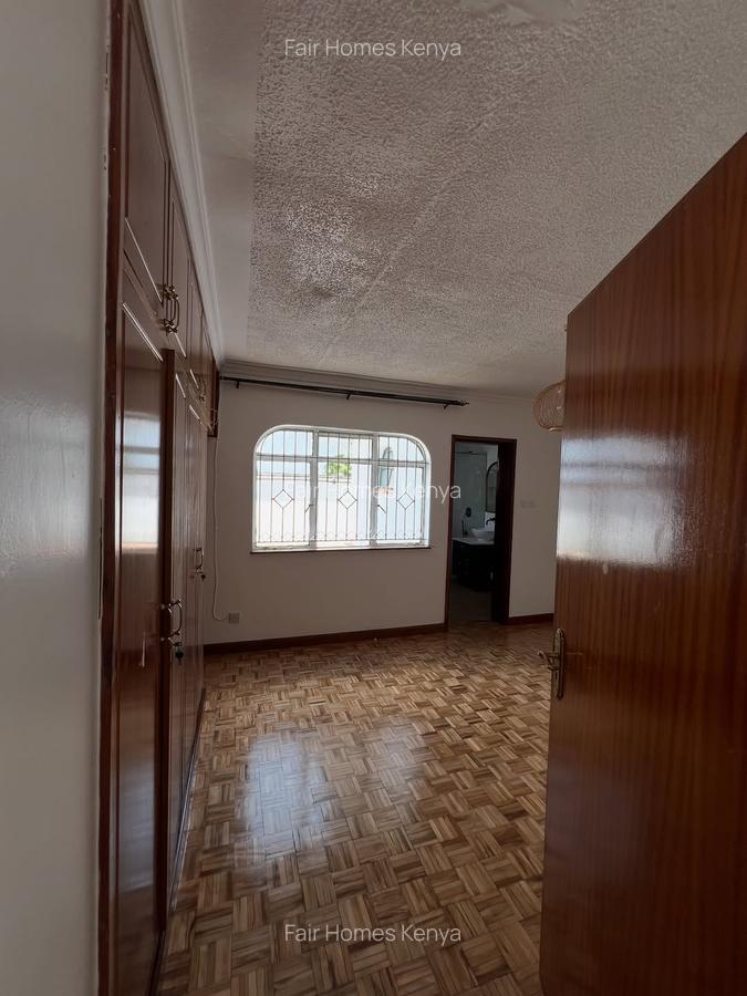 4 Bed Townhouse with En Suite at Lavington Green - 12
