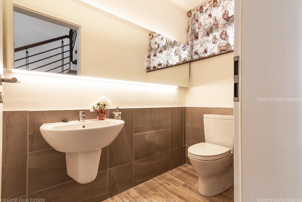 4 Bed Apartment with En Suite in Riverside - 9