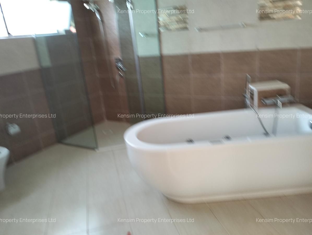 5 Bed Townhouse with En Suite in Westlands Area - 3
