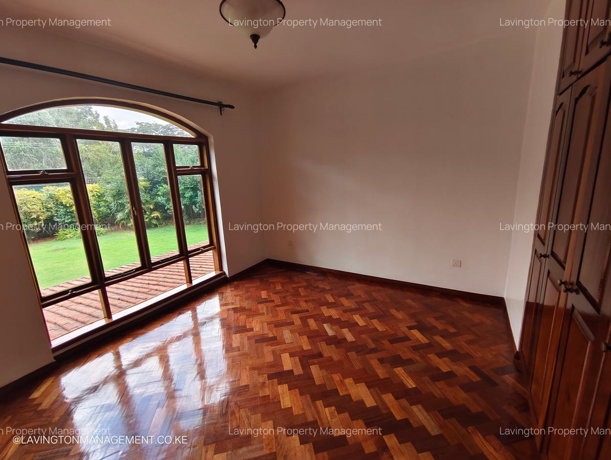 5 Bed House with En Suite at Wind Ridge - 11