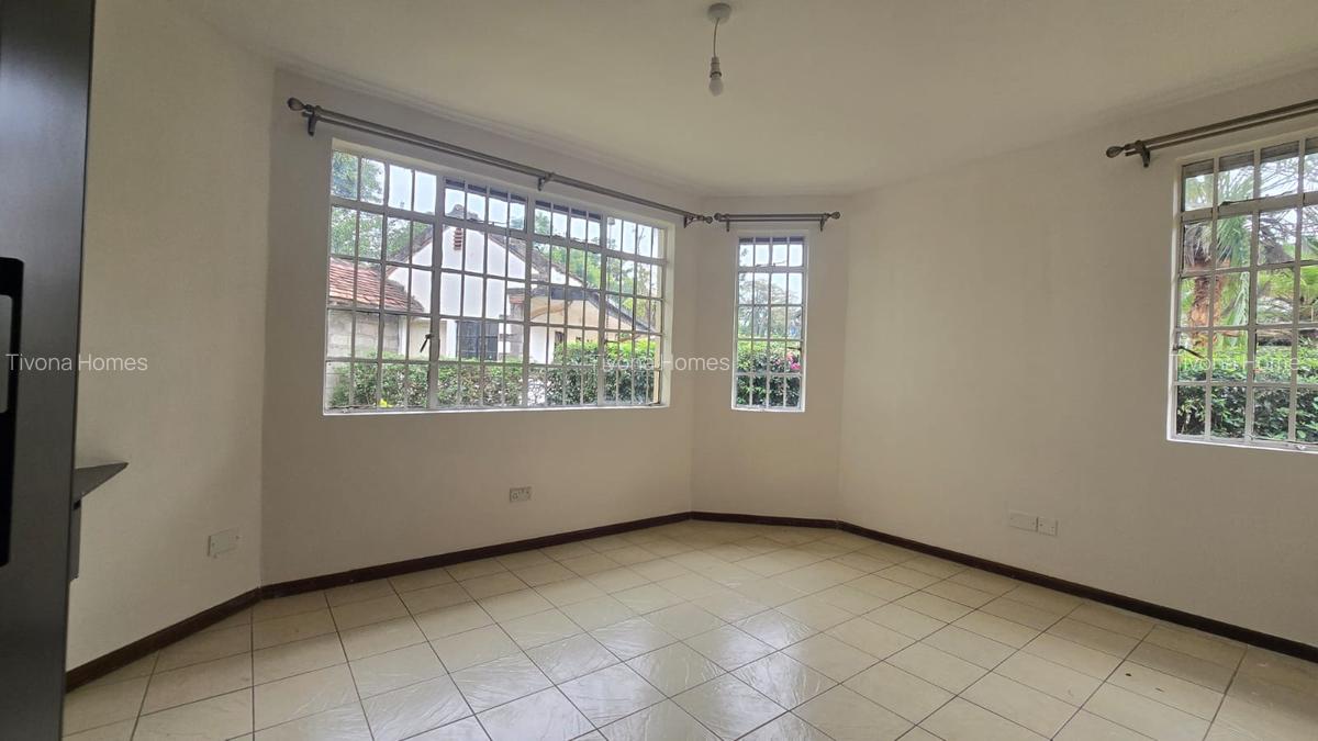 4 Bed House with En Suite in Spring Valley - 15