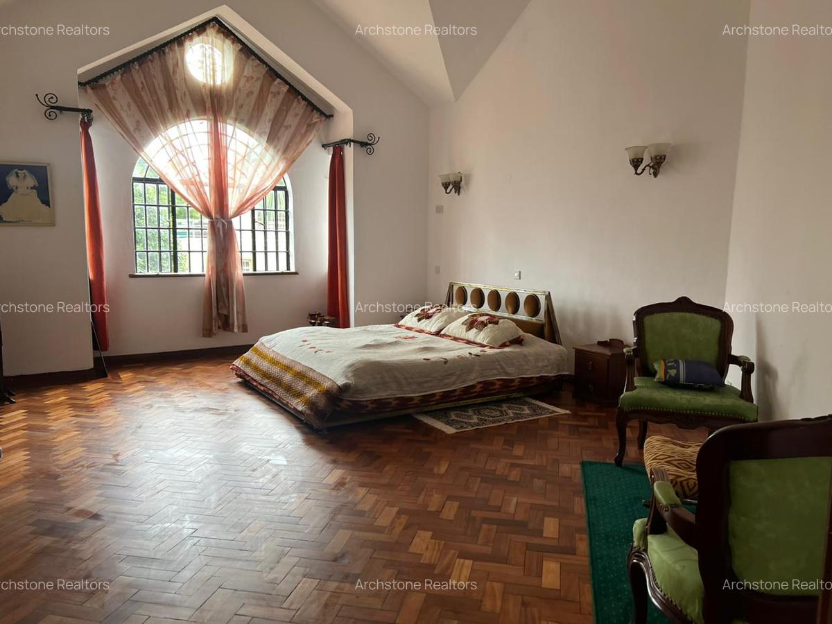 6 Bed House with Garden in Runda - 5