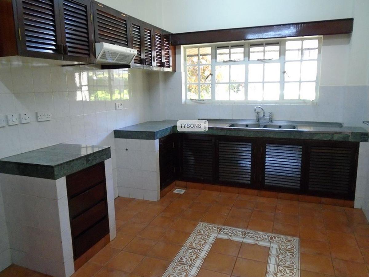 3 Bed Apartment with En Suite in Lavington - 11