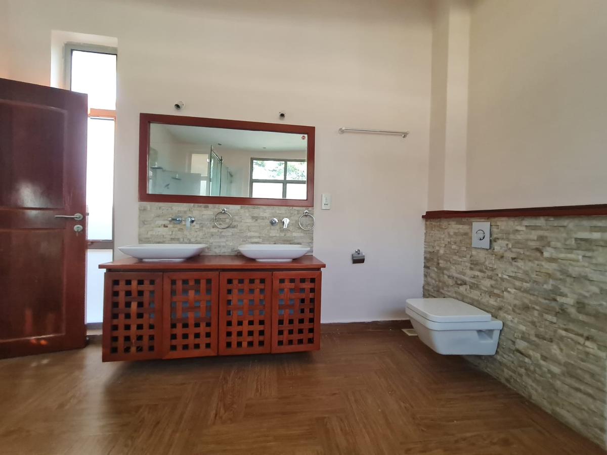 5 Bed Townhouse with En Suite at Karen - 15