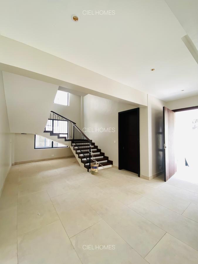 5 Bed Villa with En Suite at Manyani Road - 7