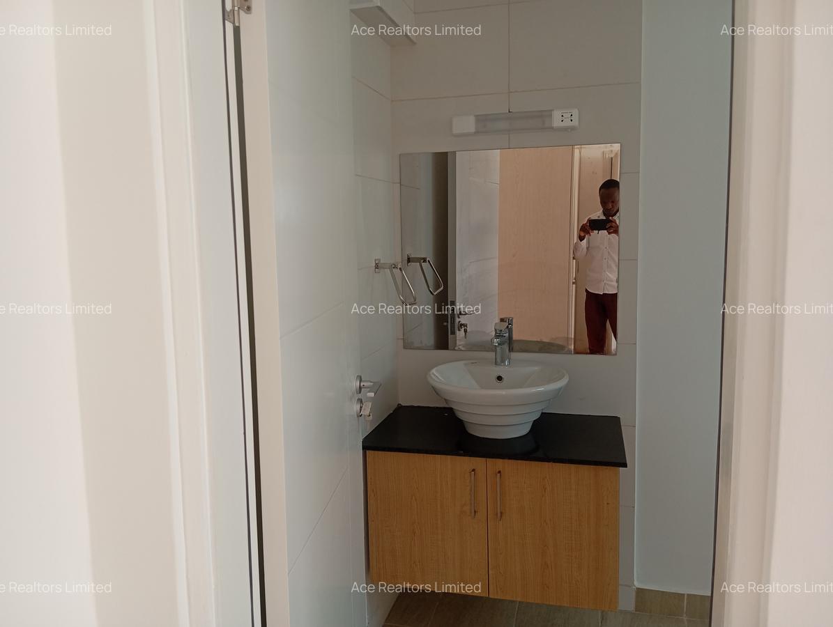 2 Bed Apartment with En Suite at Kilimani Estate Nairobi - 5
