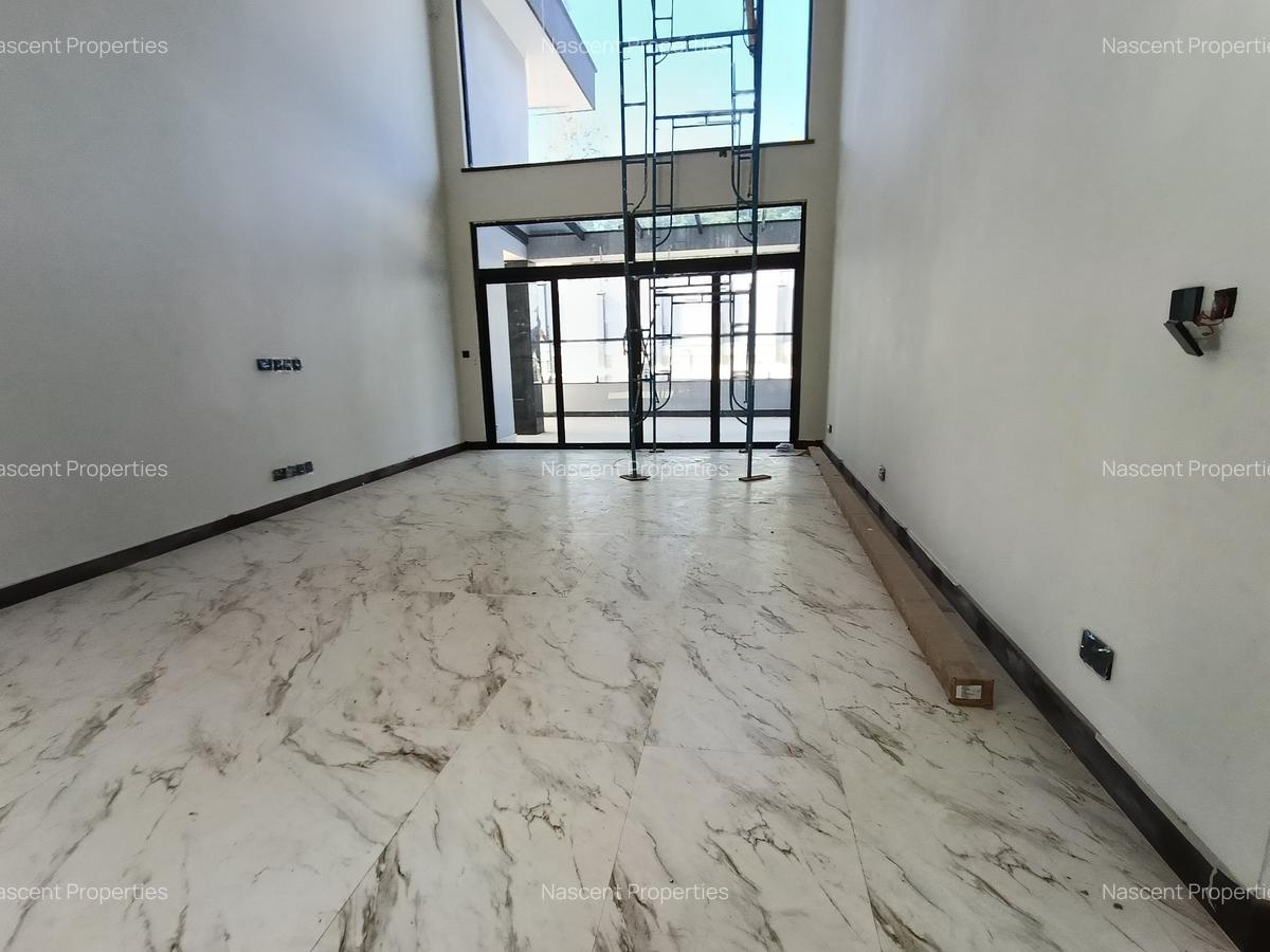 5 Bed House with En Suite in Nyari - 8