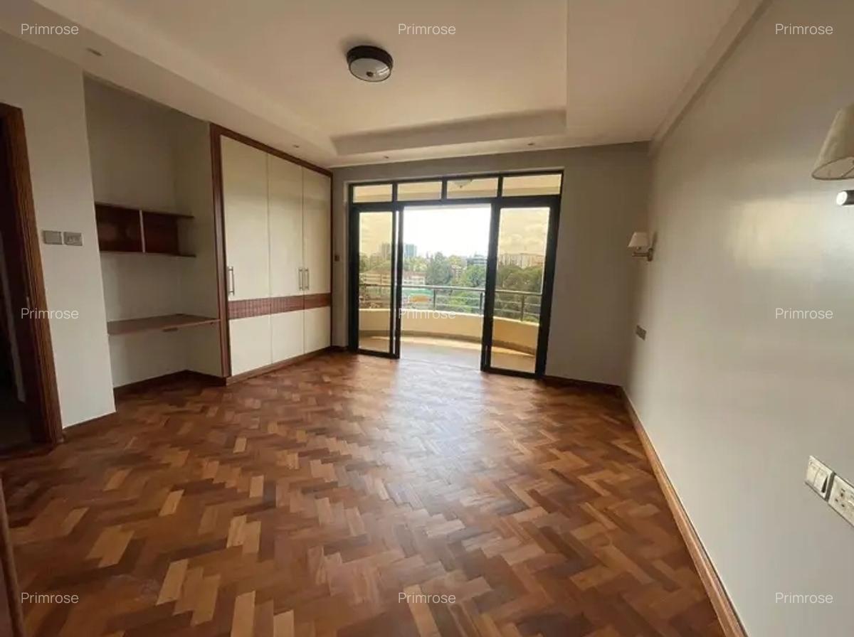 4 Bed Apartment with En Suite in Riverside - 1