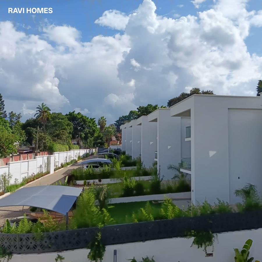 4 Bed Villa with En Suite in Lavington - 17