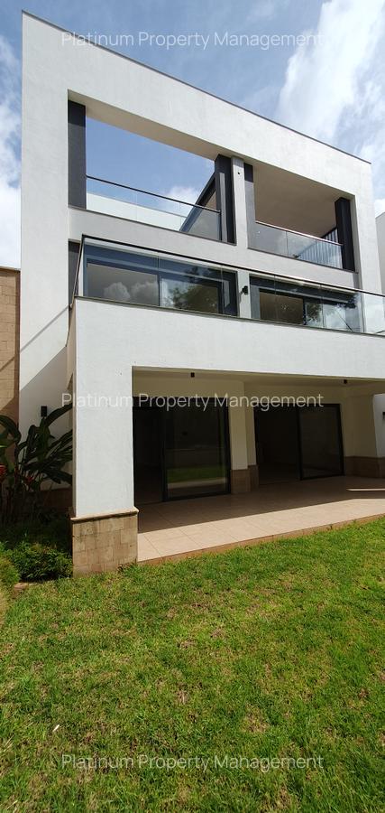 5 Bed Townhouse with En Suite in Kyuna - 8