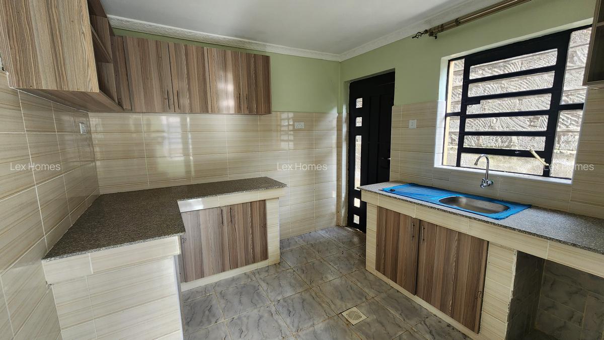 4 Bed House with En Suite at Kahuho - 8