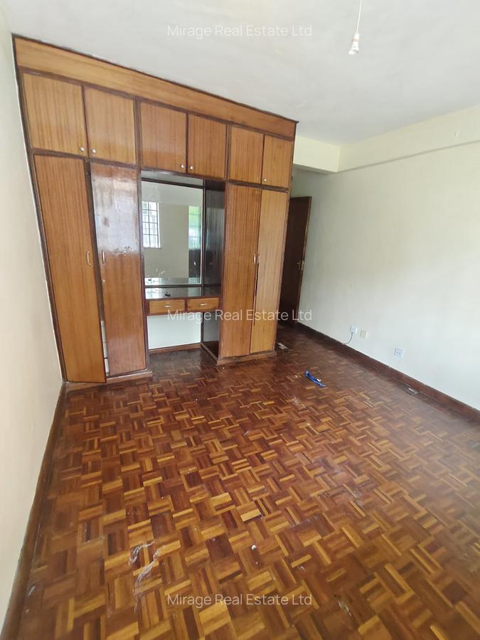 3 Bed Apartment with En Suite in Lavington - 10