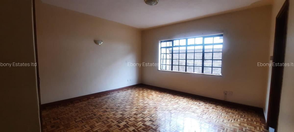 5 Bed Townhouse with En Suite in Lavington - 7
