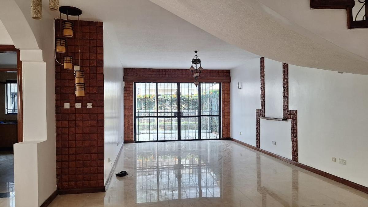 4 Bed Townhouse with En Suite in Westlands Area - 6