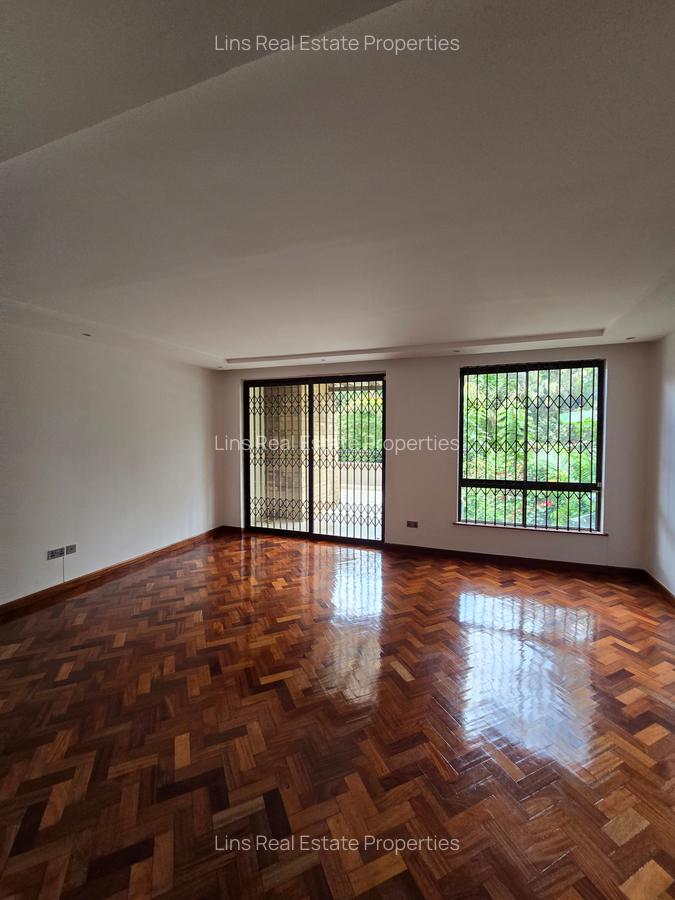 5 Bed Townhouse with En Suite in Lavington - 10