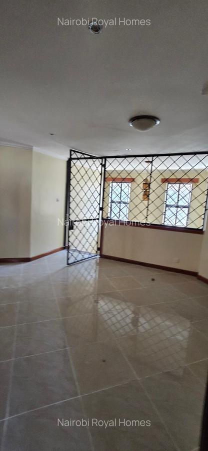 5 Bed Townhouse with En Suite at Lavington Green - 12