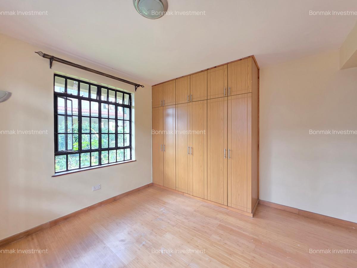 4 Bed Townhouse with En Suite at Lavington - 14